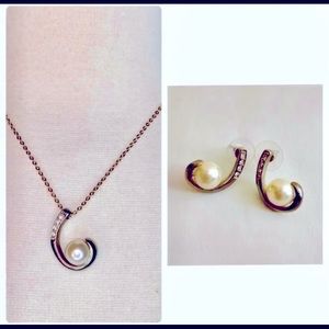 Pearl and Diamond Necklace Earring Set‎